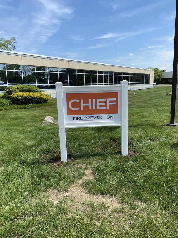 Custom Yard & Lawn Signs